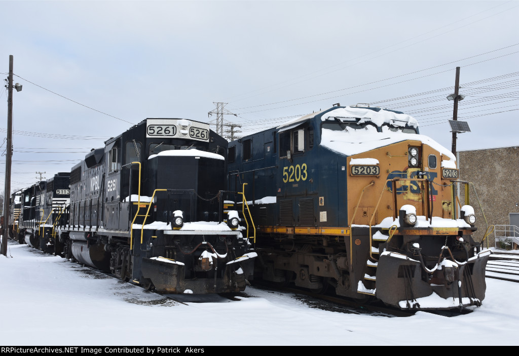 CSX 5203 with NPBL 5261 